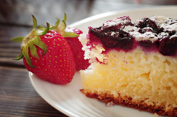 творожный пирог с ягодами