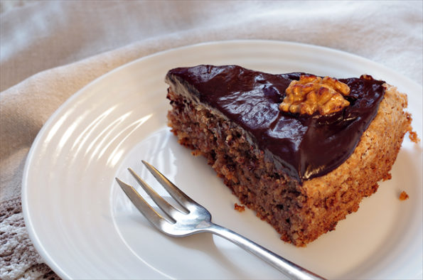 ореховый торт с шоколадной глазурью